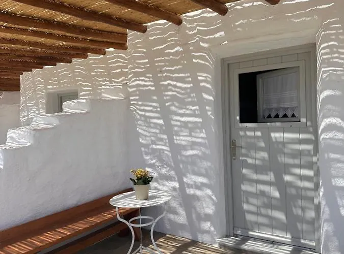 Farm stay Rizes Mykonos - Folklore Farmstead *