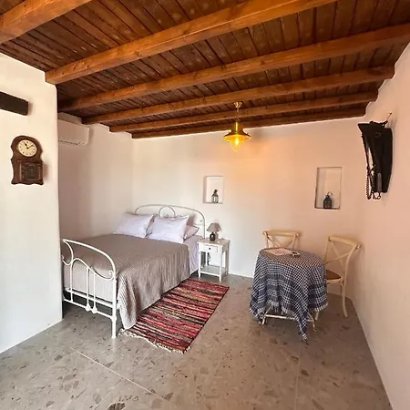 Rizes Mykonos - Folklore Farmstead * Ano Mera