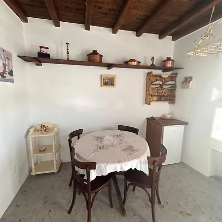 Rizes Mykonos - Folklore Farmstead *