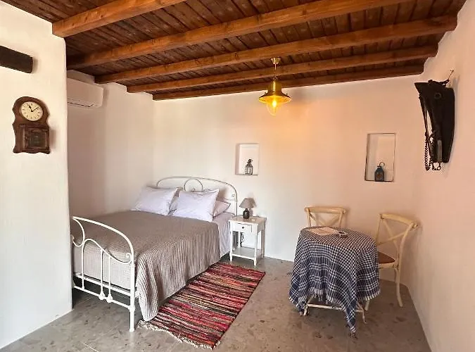 Rizes Mykonos - Folklore Farmstead * アノ・メラ